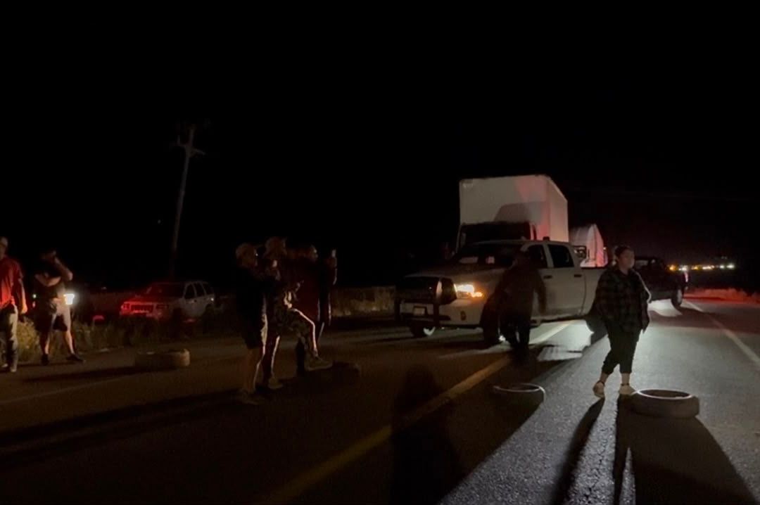 Bloquean Carretera Transpeninsular en Ensenada Tras Anuncio de CESPE de Operación del Agua