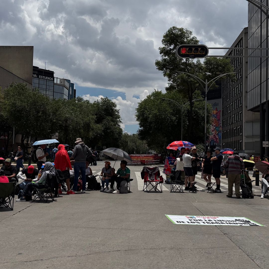 Integrantes de la CNTE bloquean paseo de la reforma a la altura del caballito  · Tabacalera, cuauhtemoc | Silvana Flores