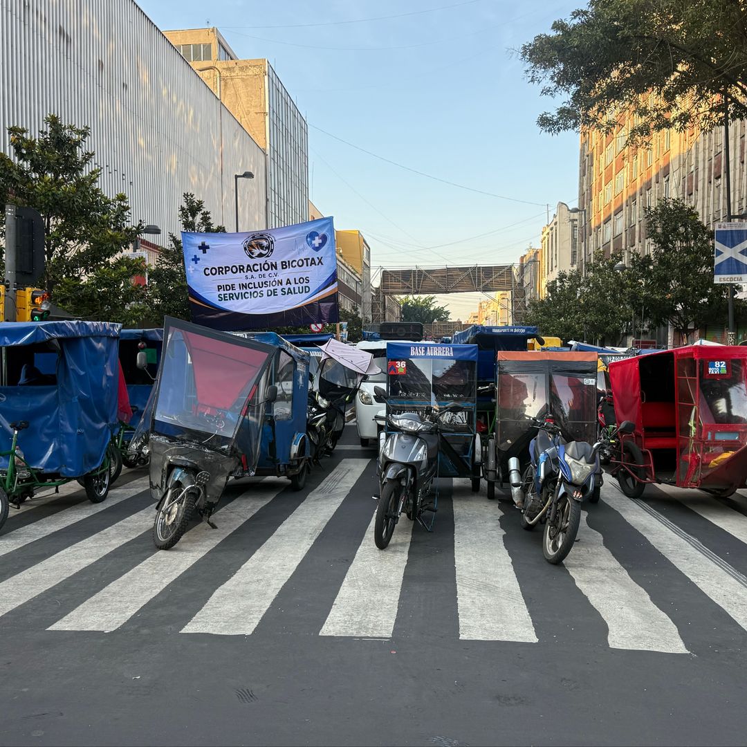 Bloqueo de moto taxis · Centro (Área 6), Cuauhtémoc | Azael Valdes Narvaez