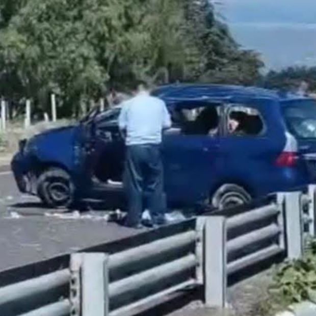 Volcadura en la autopista Puebla-Orizaba deja dos muertos y una lesionada.