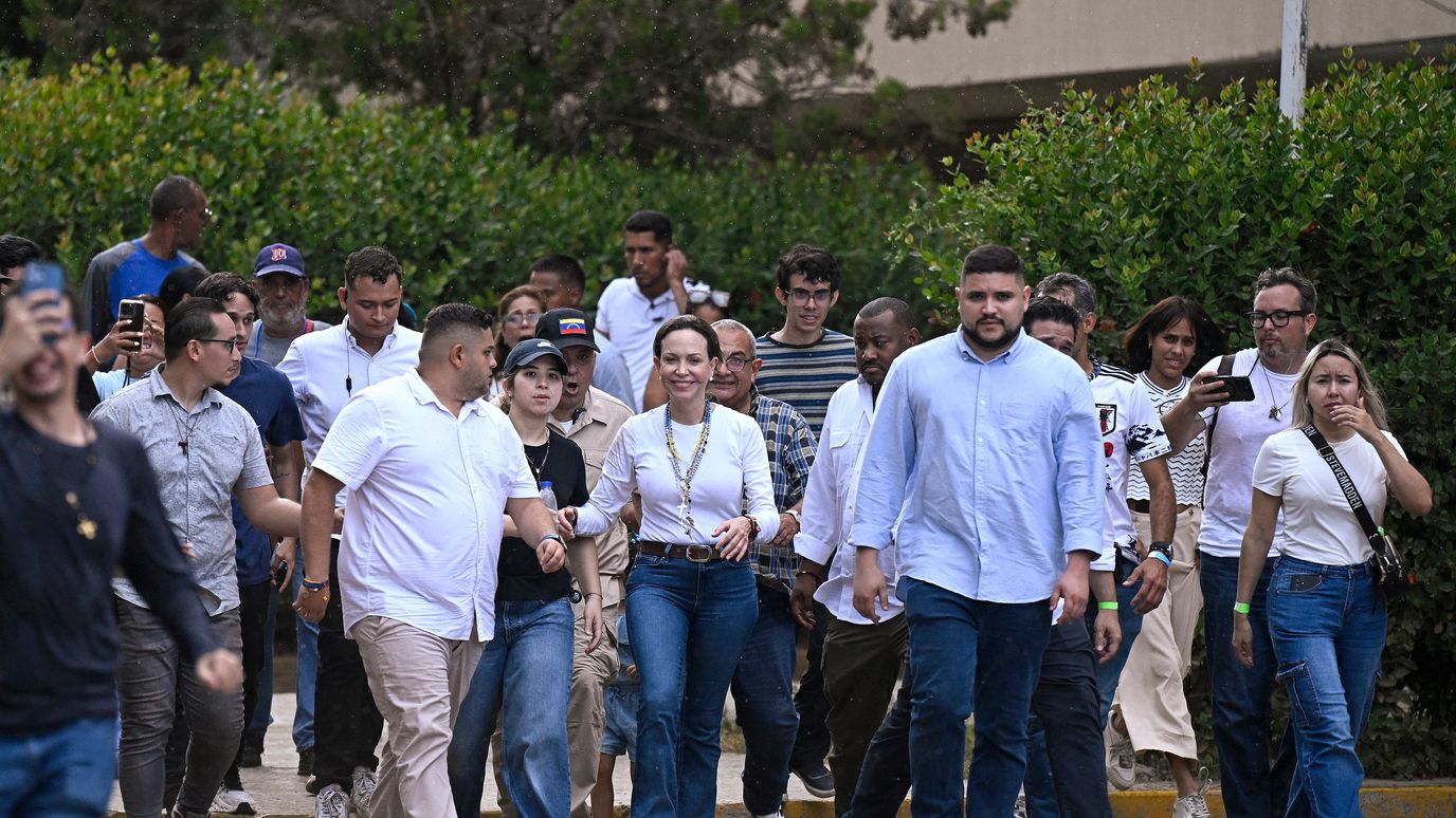 María Corina Machado Visita La Guaira, Estado Devastado por el Doble Terremoto