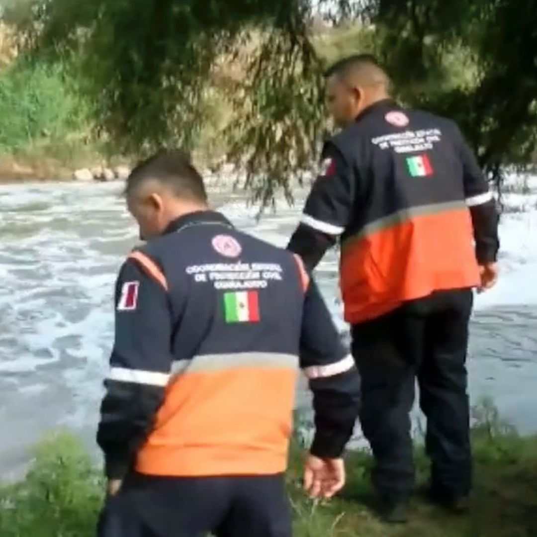 Personal de Protección Civil se sumó a la ayuda.
