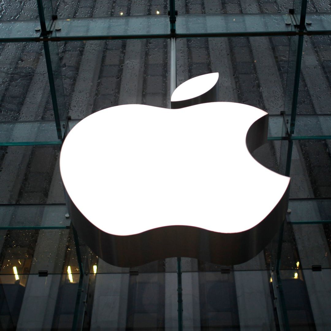 Logo de Apple colocado en la Tienda de nueva York. Fecha del Evento de Apple de Septiembre 2026.