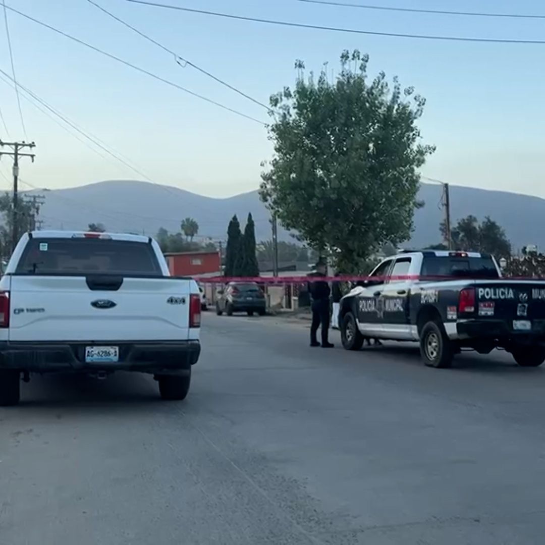 Vehículo es Atacado a Balazos en la Colonia Granjas del Gallo en Ensenada