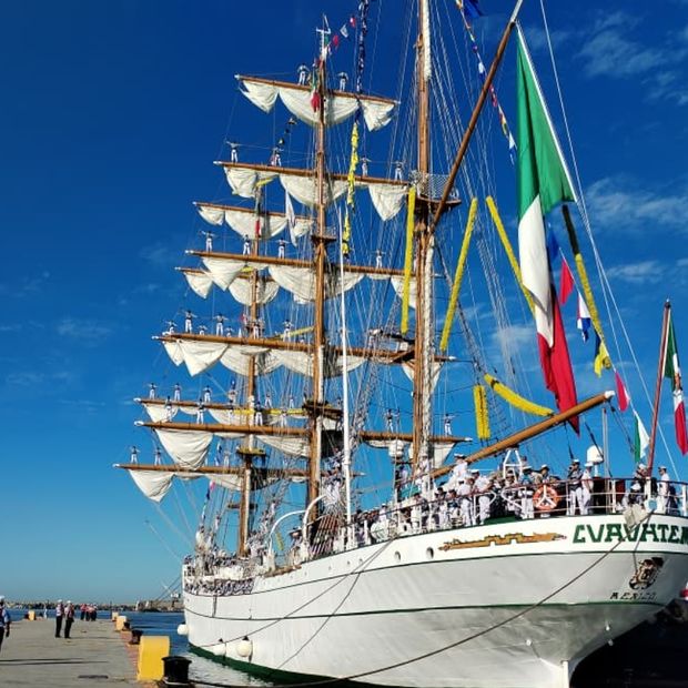 Arriba El Buque Escuela Cuauhtémoc a Ensenada por Medidas Preventivas ante Tormenta