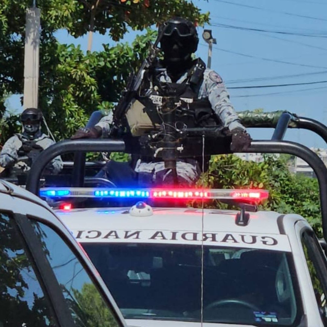 Balacera en Los Mochis, se reportan 8 personas detenidas.
