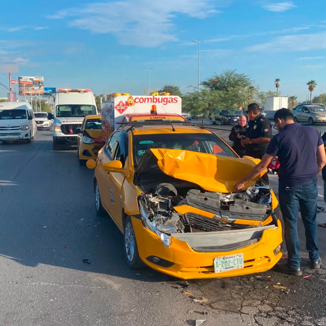 El accidente fue provocado por una camioneta repartidora de gas la cual presuntamente impacto a tres vehículos