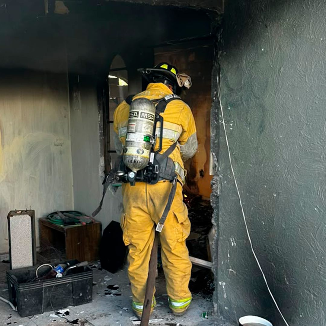 Elementos de Protección Civil y Bomberos lograron controlar las llamas en el lugar