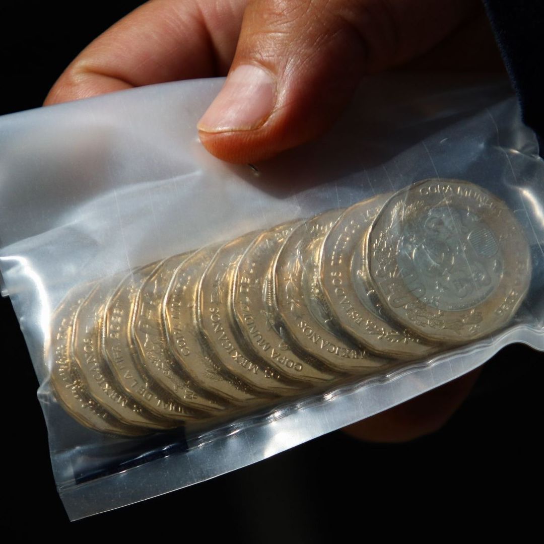 Monedas de 10 Pesos. Cambios en Composición Metálica del Centro de las Monedas de 10 Pesos.