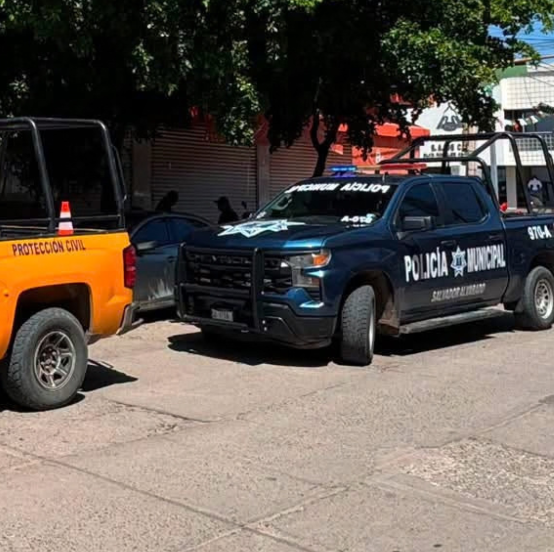 Colapsa Techo de Zapatería en el Centro de Guamúchil; Trabajador Resulta Herido