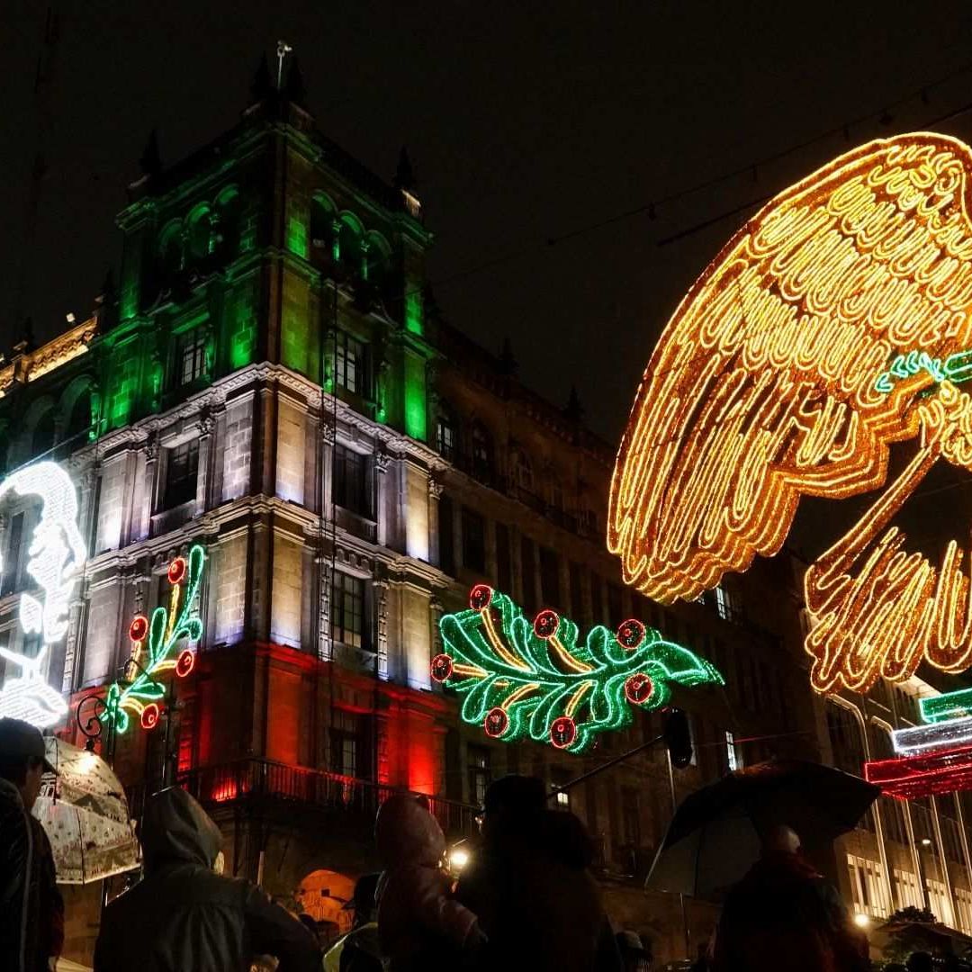 Zócalo CDMX durante festejos patrios del 15 de septiembre 2026.