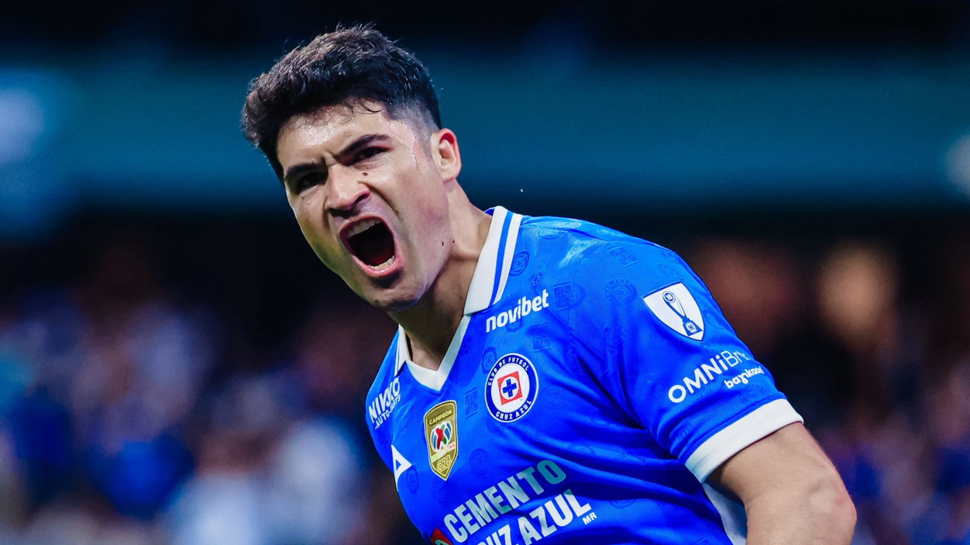 Nico Ibañez de Cruz Azul.