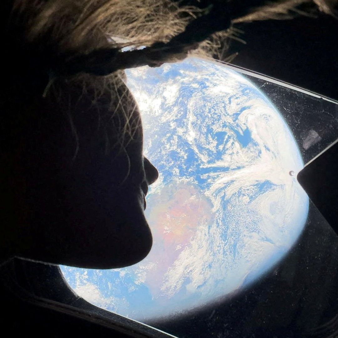 La astronauta de la Misión Artemis II de la NASA, Christina Koch, observó la Tierra