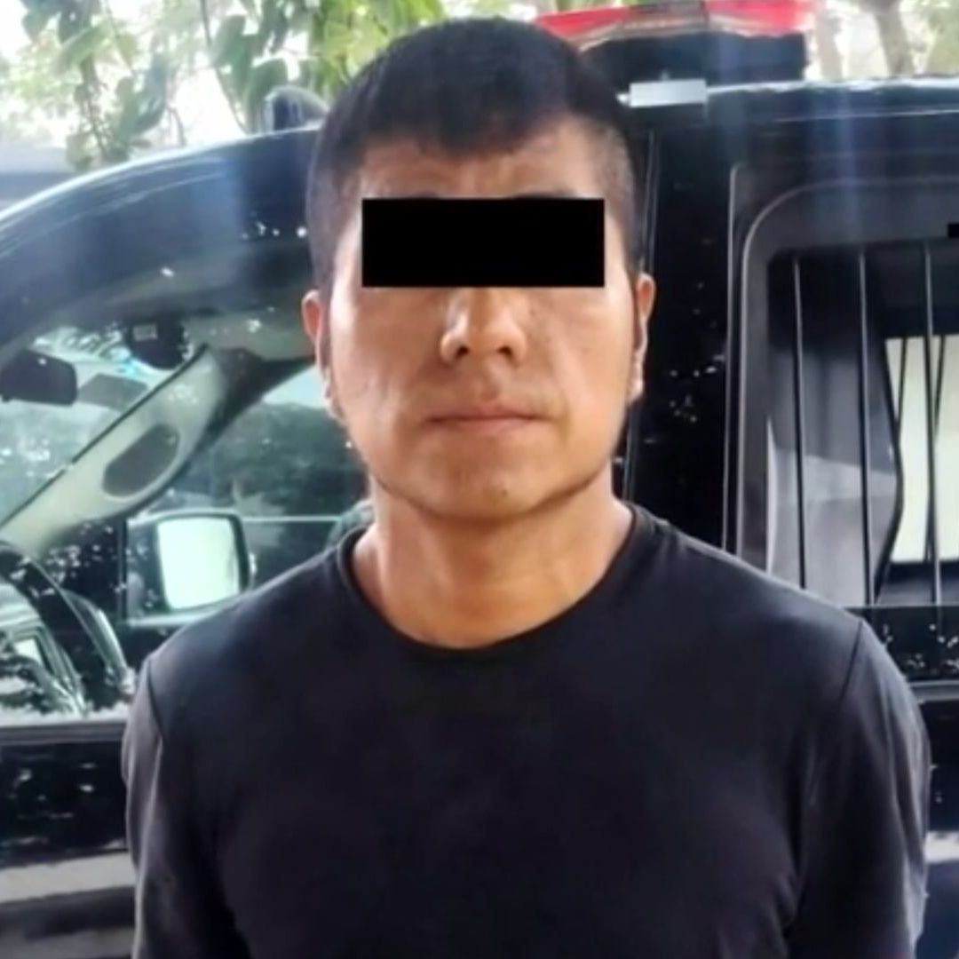 Autoridades detienen a hombre tras grabar a mujer en baño de clinica