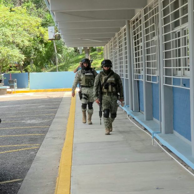 Amenazas por WhatsApp Provocan Evacuación en la Escuela Normal de Sinaloa en Culiacán