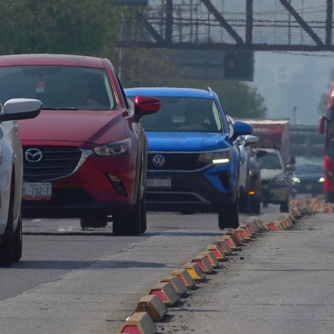 Autos circulando en calles de CDMX. Como Aplica Hoy No Circula 28 de Septiembre 2026