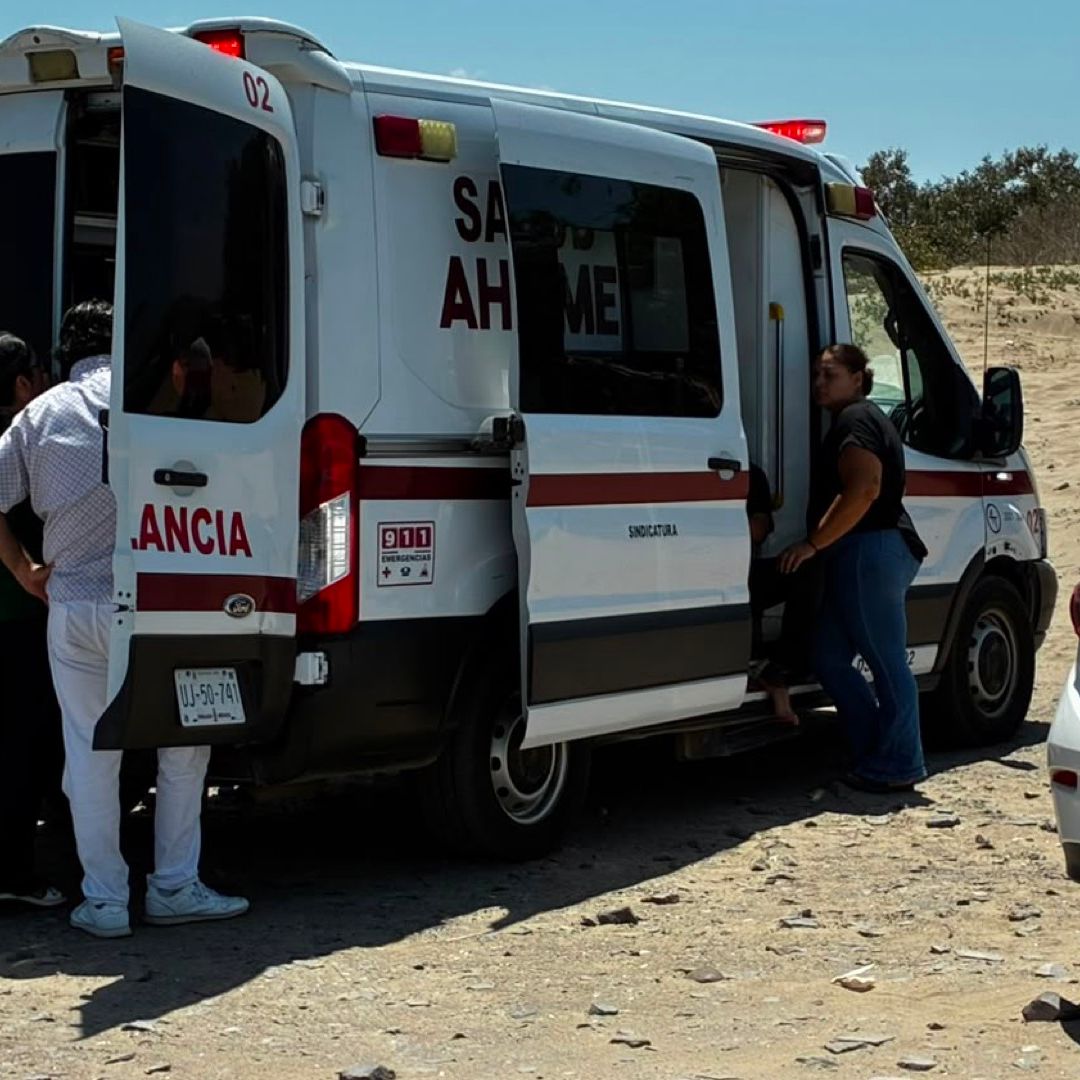 Rescatan a Joven en Playa de Ahome, Sinaloa