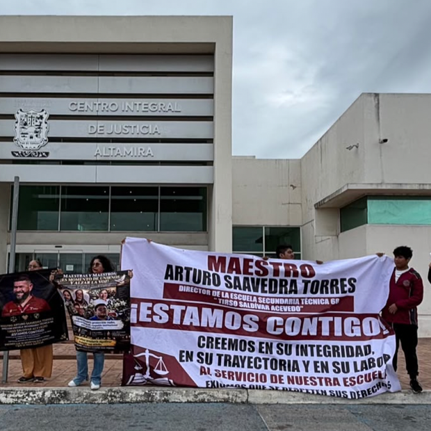 Protestan en Apoyo a Maestro Acusado de Presunto Abuso Sexual contra Alumna en Altamira