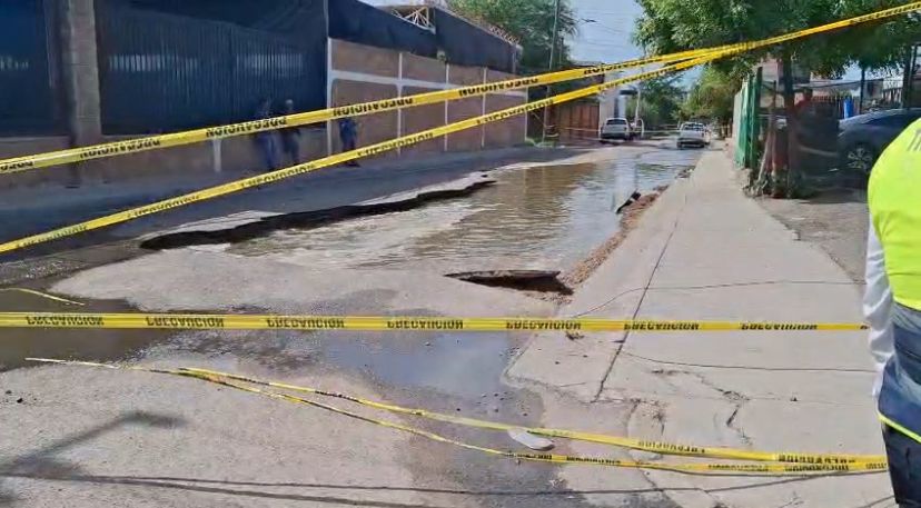 Aparece Socavón en Colonia Sahuaro tras Lluvias en Hermosillo, Sonora
