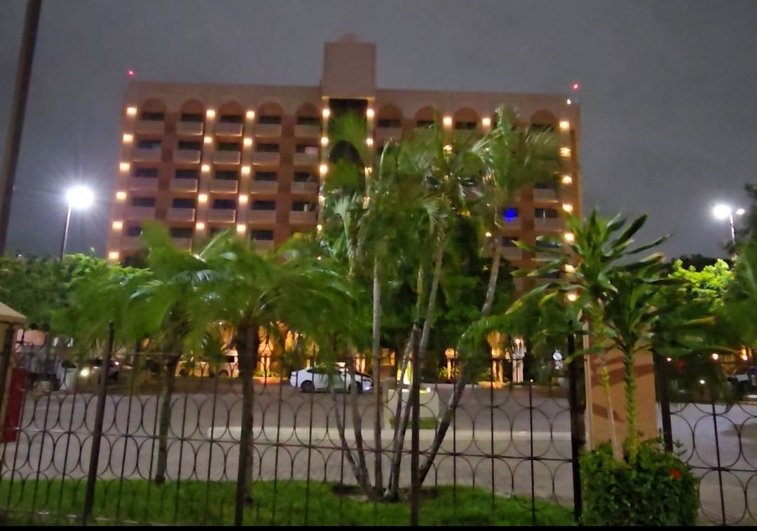 Hombre Muere al Caer de Hotel en Culiacán