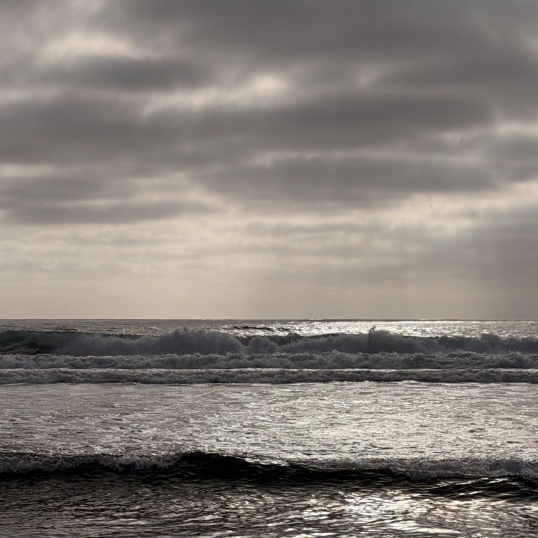 Buscan a Dos Pescadores Desaparecidos Tras Caer al Mar en Ensenada, Baja California