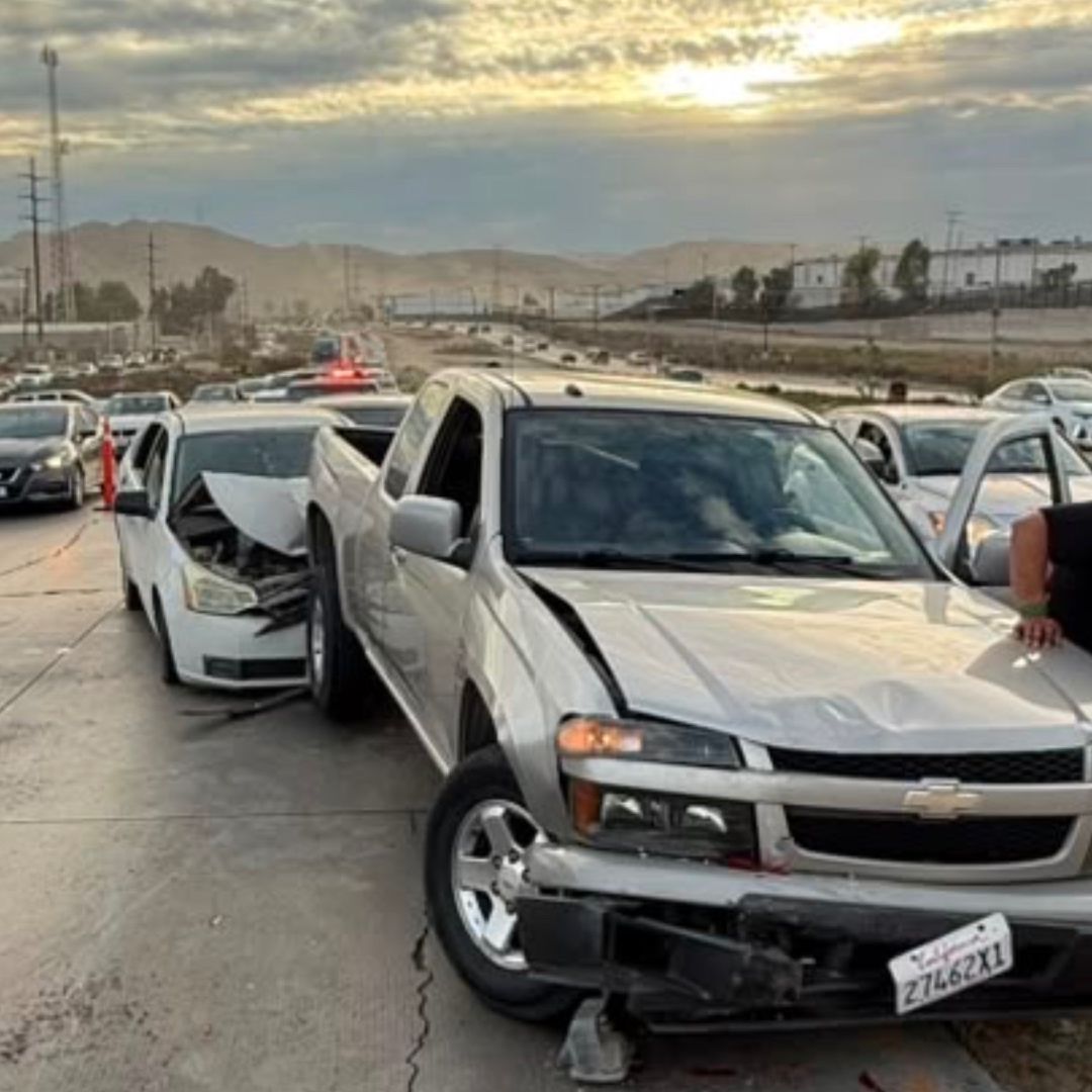 Accidente Múltiple en Bulevar 2000 de Tijuana Deja 21 Personas Lesionadas