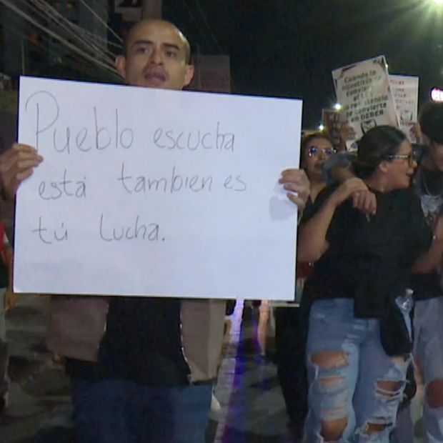 Personal del IMSS se Manifestó Exigiendo Insumos y Mejoras Laborales en León