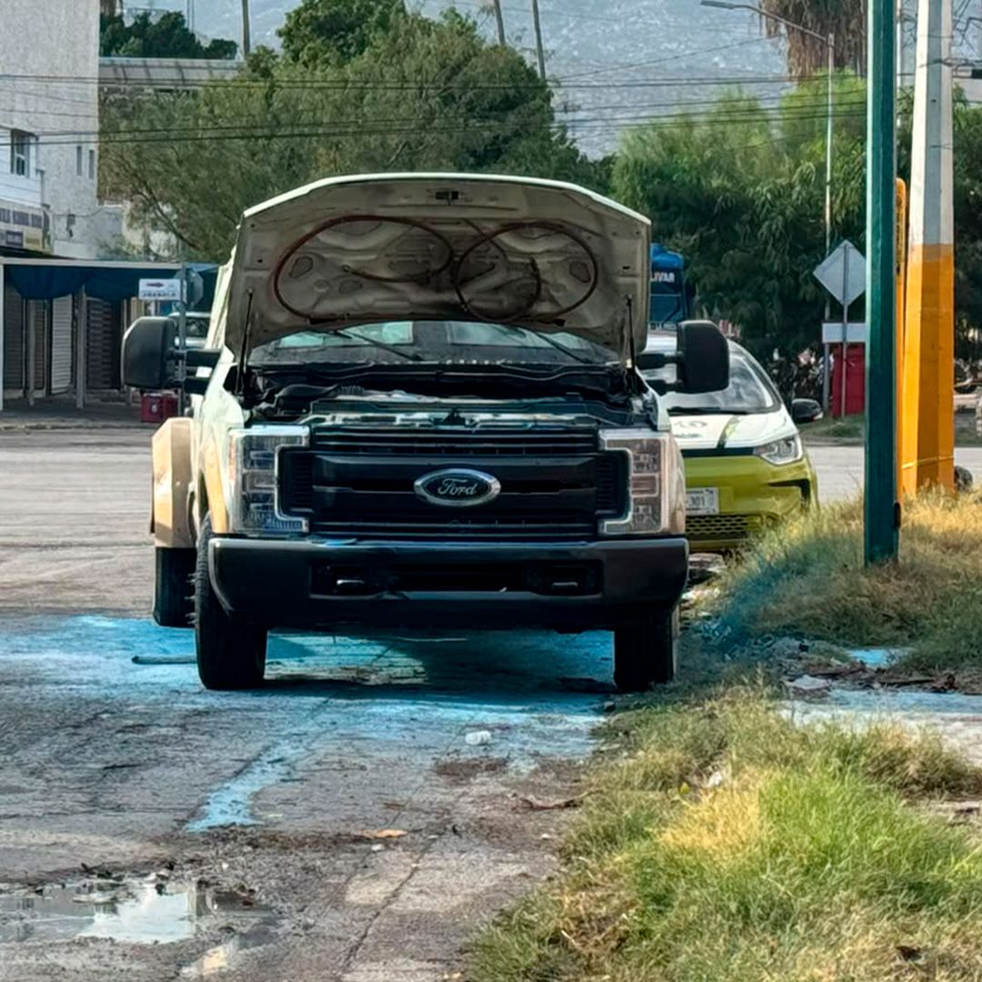 Fueron los mismos tripulantes quienes lograron sofocar el fuego de la unidad sobre la calle Acuña