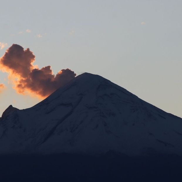 Volcán Popocatépetl. Creador de Contenido escala volcán Popocatépetl hasta el Cráter.