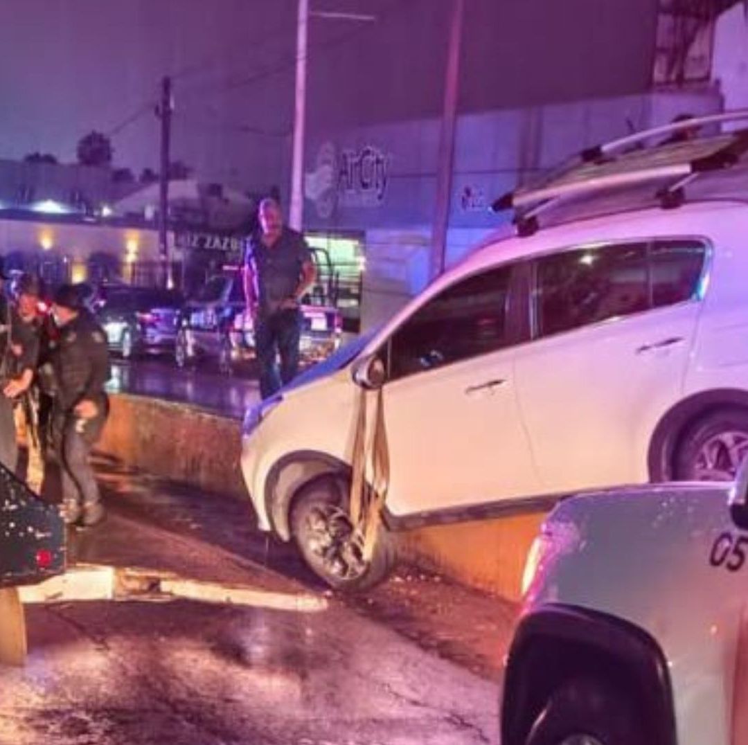 Fuertes Lluvias Provocan Crecida de Arroyos Culiacán; Varios Vehículos Fueron Arrastrados