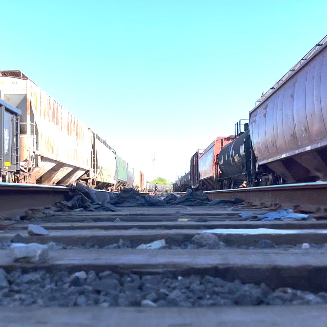 El cuerpo del joven fue localizado sobre las vías del tren que pasan por la colonia Nueva Jerusalén en Saltillo