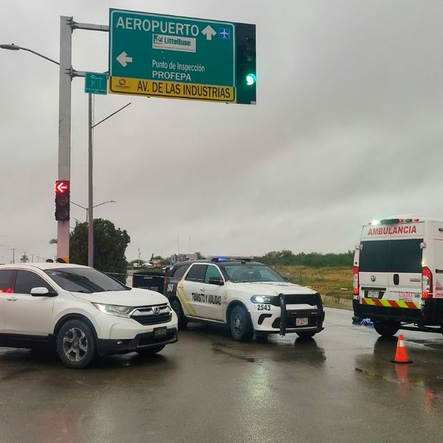 El conductor huyó con dirección al Aeropuerto Internacional después del accidente sobre el bulevar Venustiano Carranza