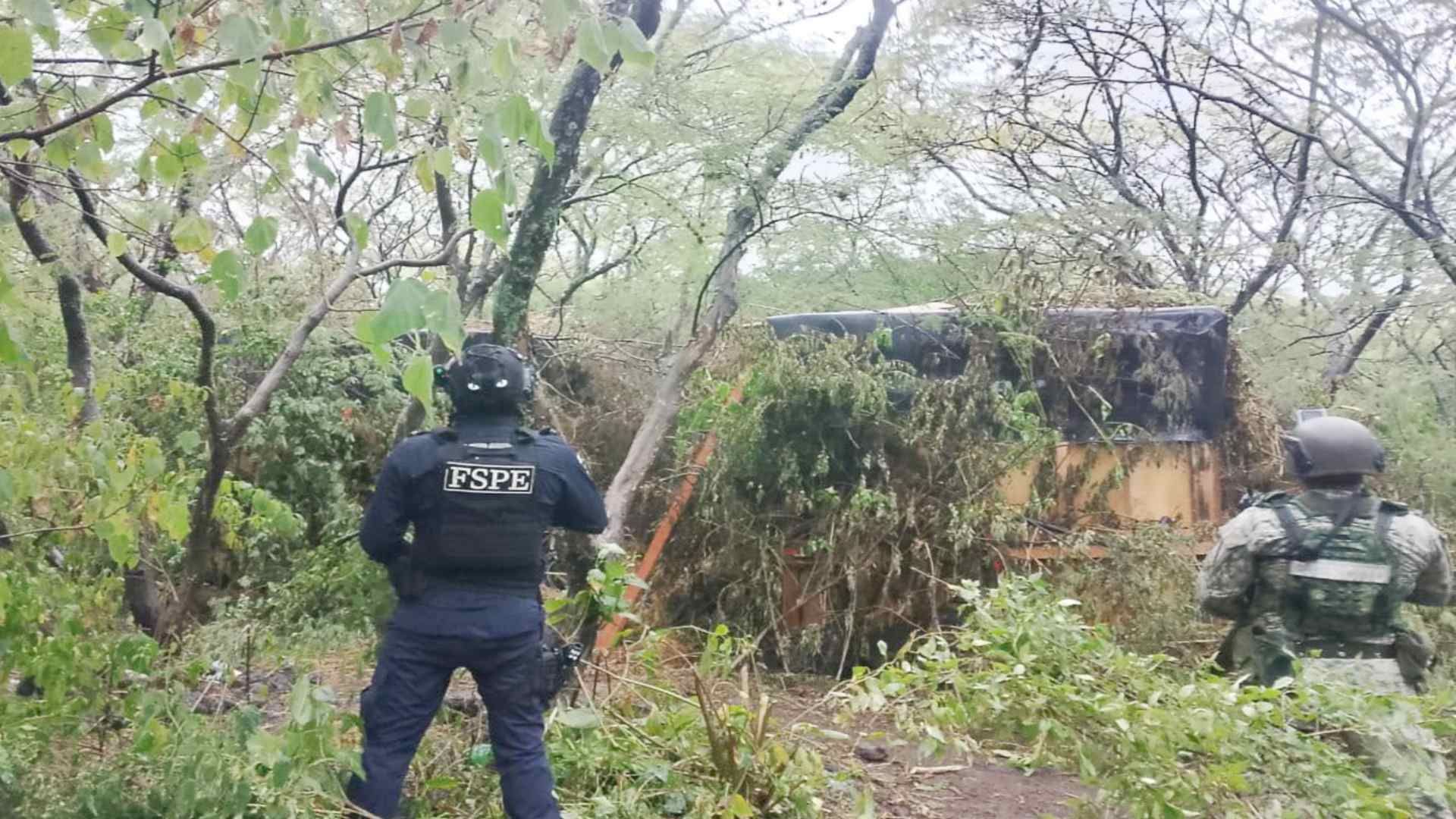 Encuentran 40 Mil Litros de Huachicol Entre Maleza en Valle de Santiago, Guanajuato