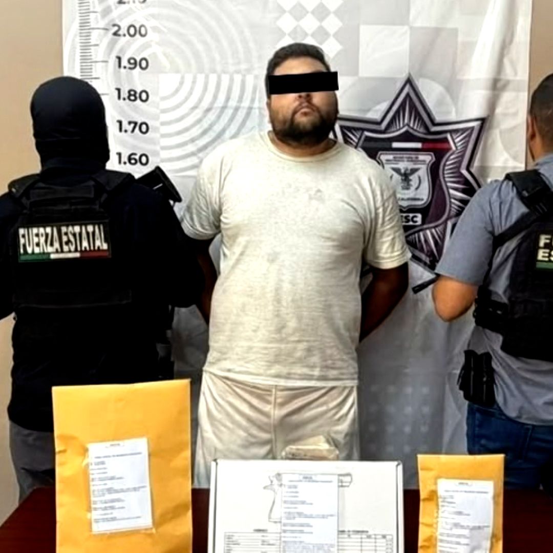 Capturan a Dos Hombres con Arma y Droga en Maneadero en Ensenada