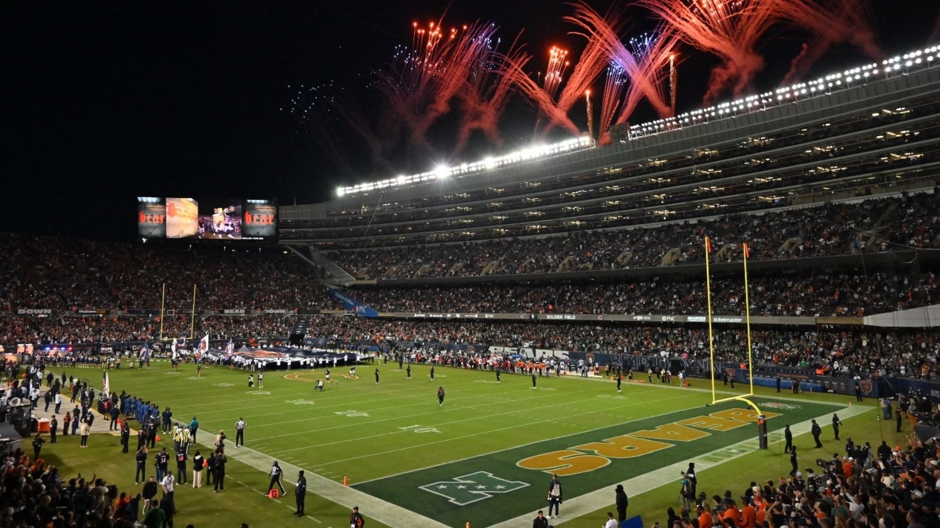 Mariachi Herencia de México interpreta himno de EE.UU. en juego de NFL en Chicago