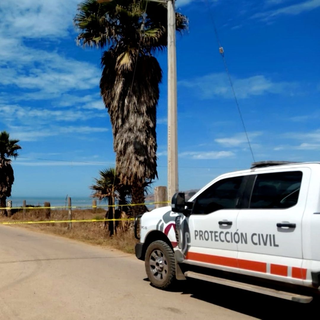 El impacto del mar derrumbó un tramo de 15 metros del camino vecinal en el Ejido Eréndira