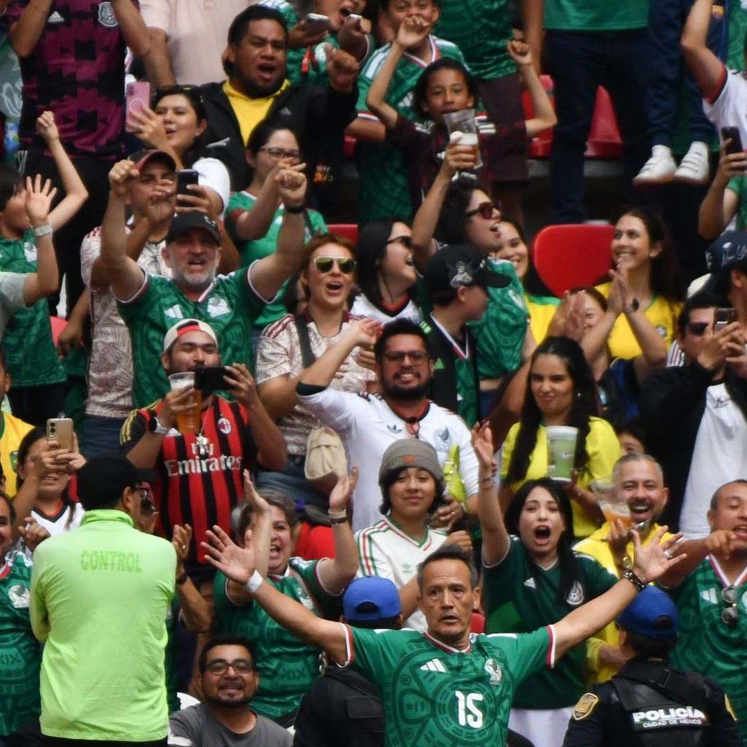 Grada con Aficionados durante Partido. Objetos Prohibidos en Estadios por Mundial 2026