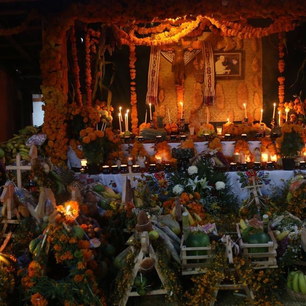 Ofrenda Día de Muertos 2026. Tipos de Ofrendas en México.