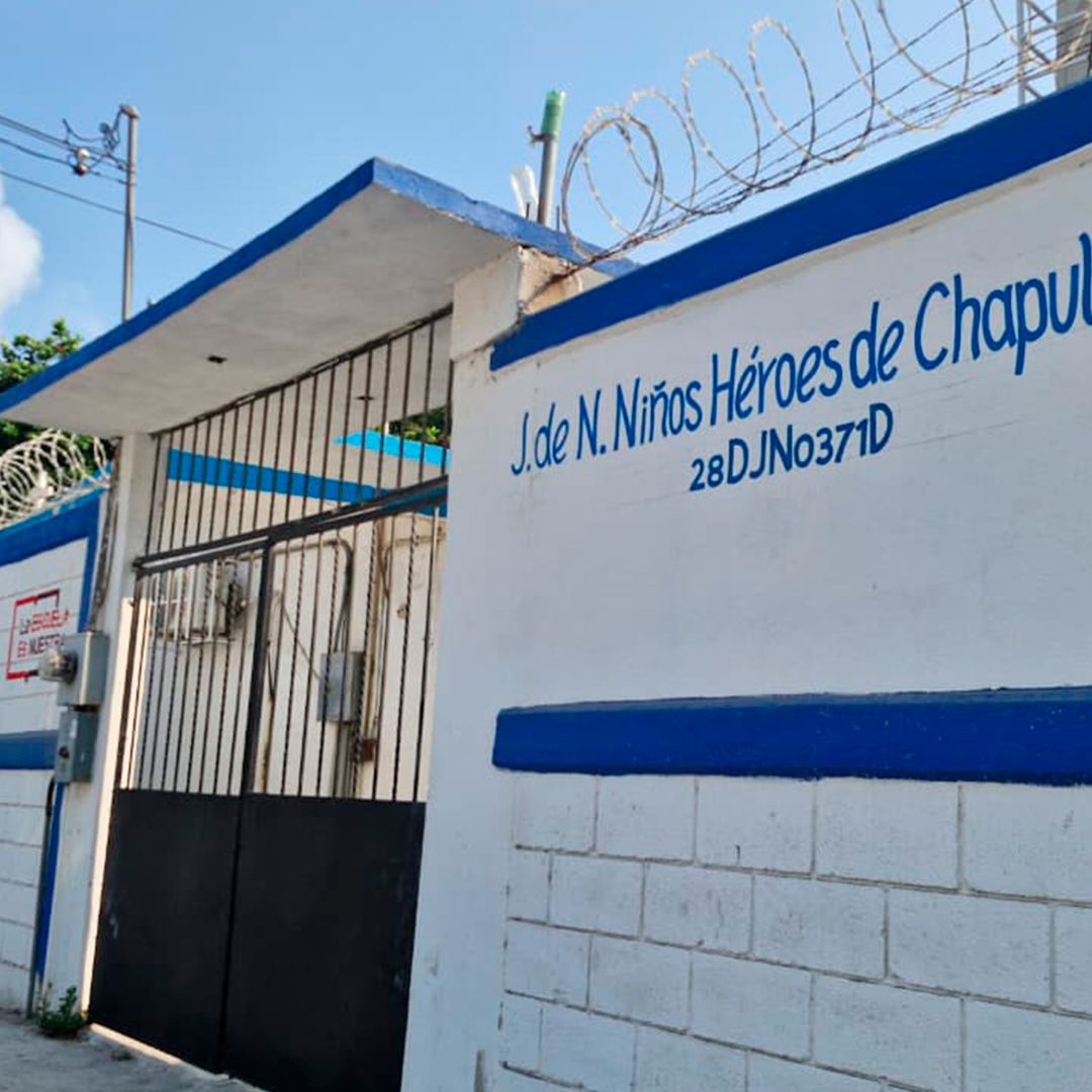 Roban Cableado de Equipos de Aire Acondicionado en Escuela de Tampico, Tamaulipas