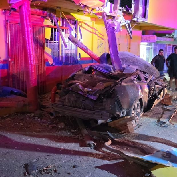 Joven Queda Prensado Tras Accidente Vehicular en Mariano Matamoros en Tijuana