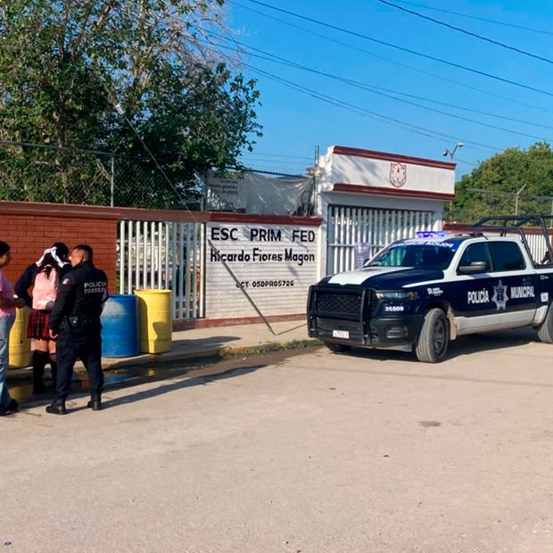 También acusaron supuestos actos de discriminación hacia estudiantes y hacia abuelas en la Escuela Primaria Federal Ricardo Flores Magón