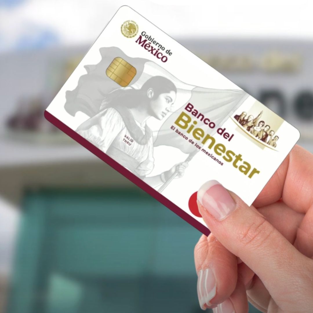 Mano sostiene Tarjeta del Bienestar. Quiénes Reciben Pago Bienestar el 2 y 9 Junio 2026: Letras por Día
