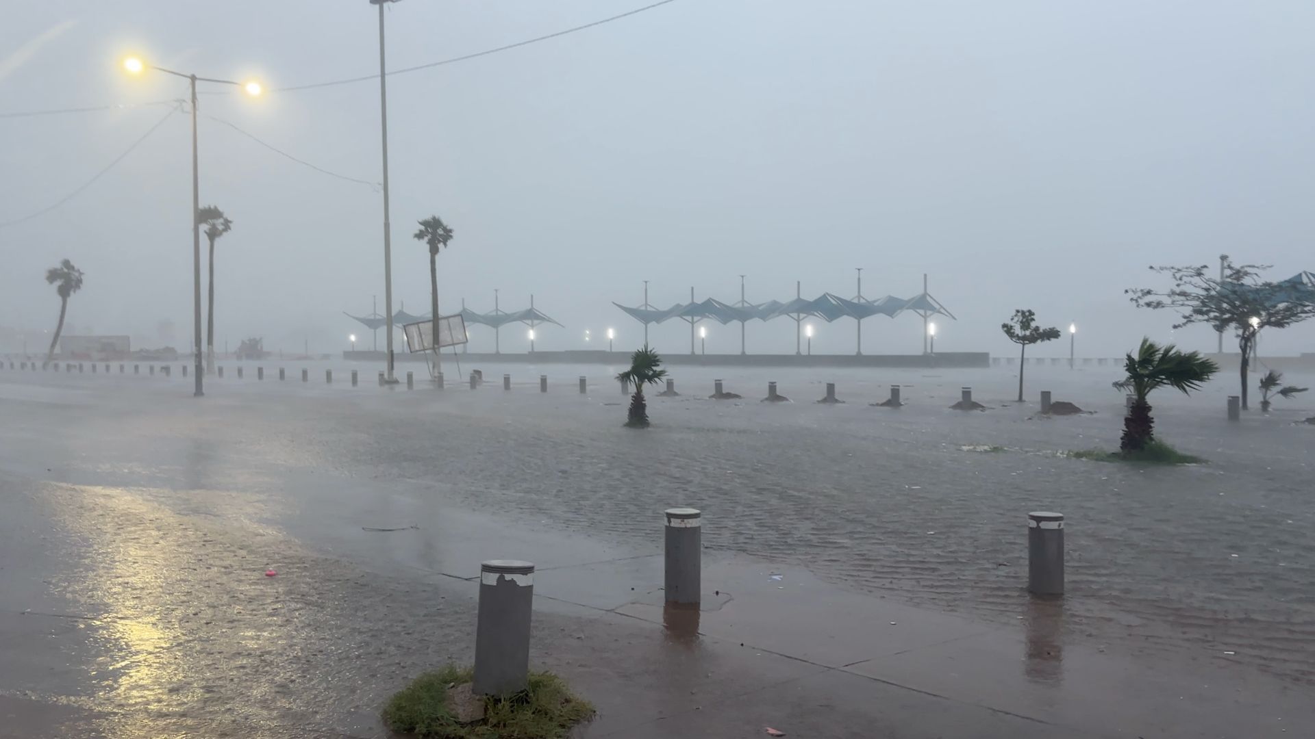 Atienden a Más de Mil Personas en Refugios por Paso de Huracán Polo en Sonora