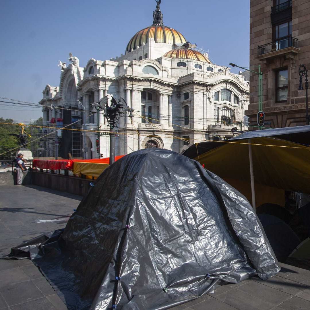 Plantón de la CNTE en avenida 5 de Mayo, CDMX.