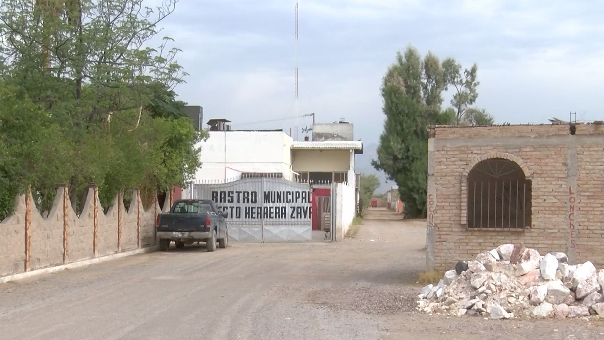 Hallan restos humanos en Gómez Palacio. Prendas y tatuajes podrían ayudar a identificar a la víctima.