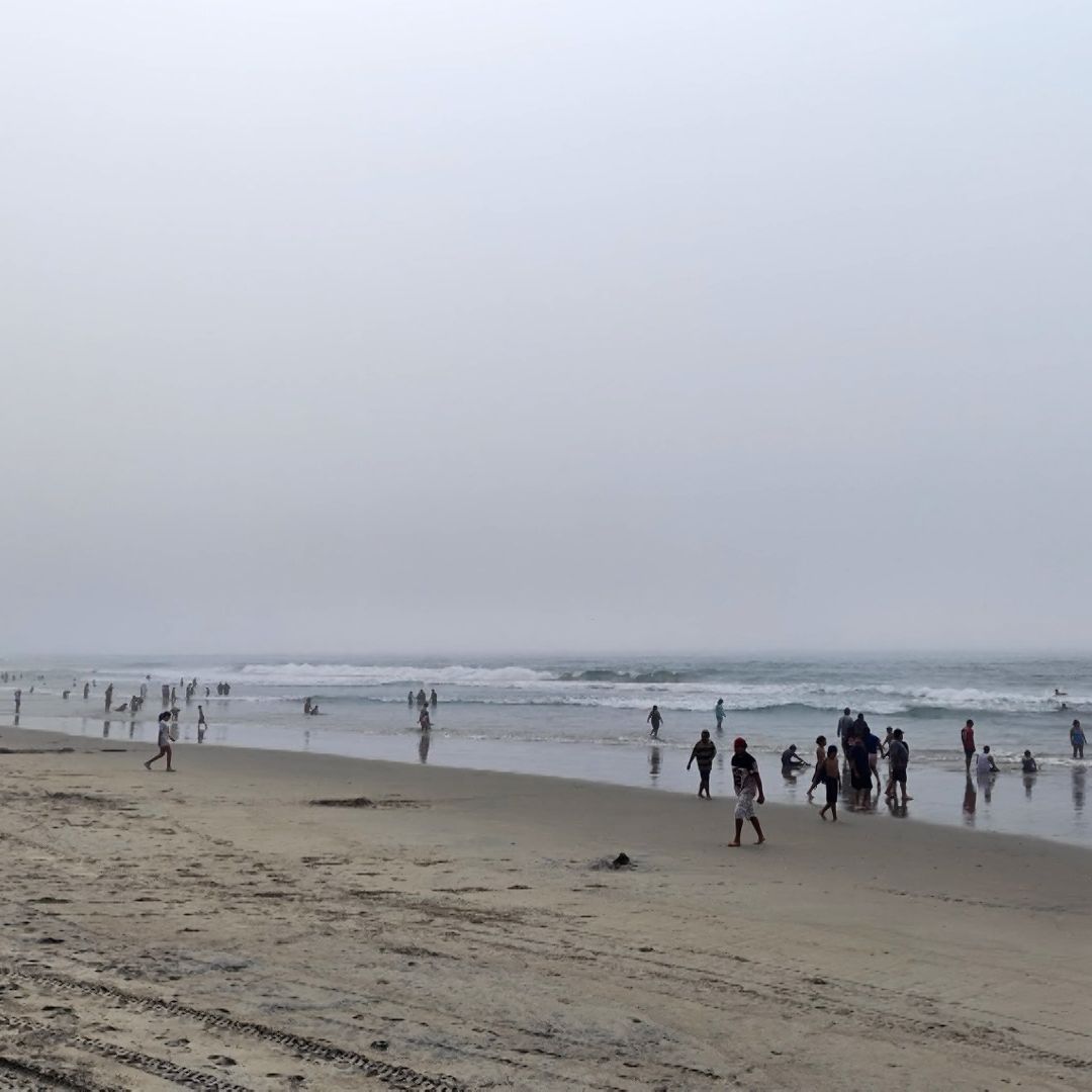 Rescatan a Tres Personas tras ser Arrastradas por la Corriente en Ensenada, BC