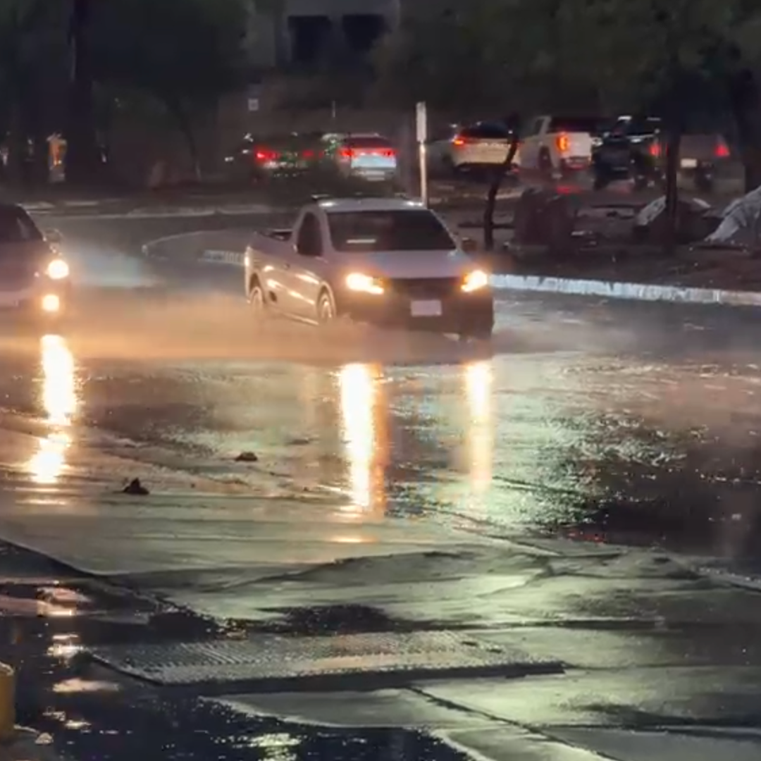 Se Registran Lluvias y Fuertes Rachas de Viento por Tormenta en Sonora; Cierran Puertos