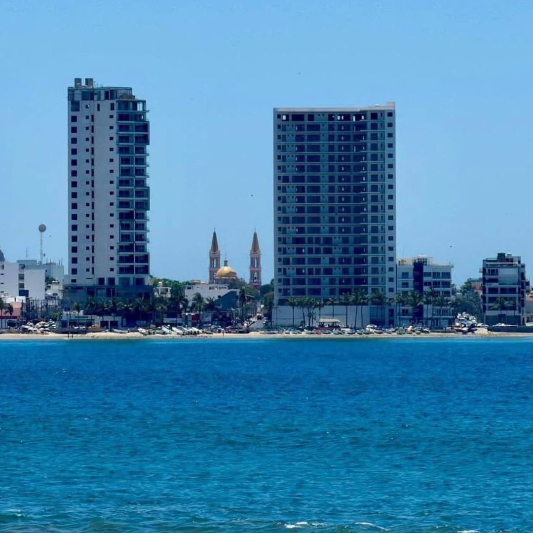 Restringen Acceso a Tramo de Playa de Mazatlán por Avistamiento de Cocodrilo