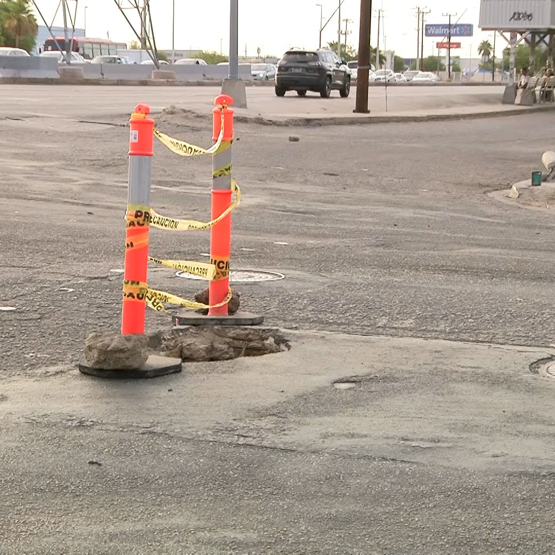 Reparan Socavón en Blvd Lázaro Cárdenas Cruce con San Luis Río Colorado en Mexicali