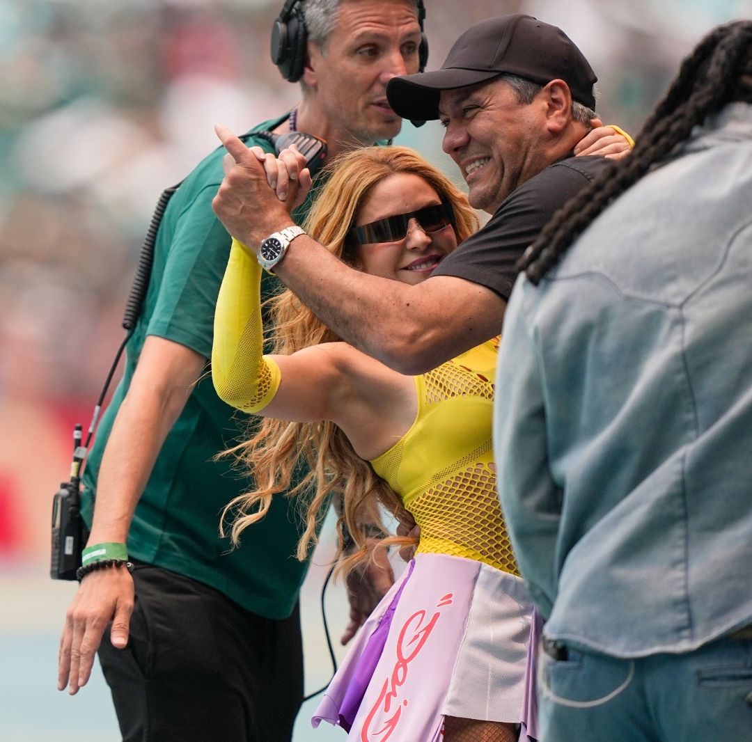 Shakira-Baila-Con-su-Hermano-Inauguración-Mundial-2026